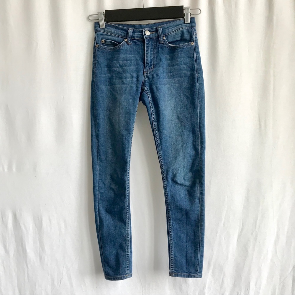 Cheap Monday  Prime Cropped Sonic Medium Wash Stretchy Skinny Jeans EUC 24